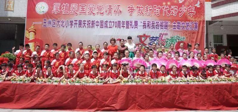 怎么陪孩子写作业？家长做好哪几点，比吼娃更管用？
